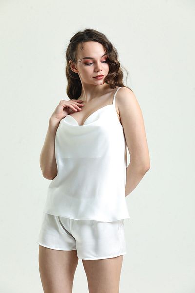 Magic Form 16790 Set pantaloni scurți din satin creponat cu guler în formă de ecru pentru femei