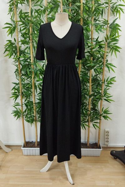 Mossta Black Dress with V-Neck and Elastic Waist