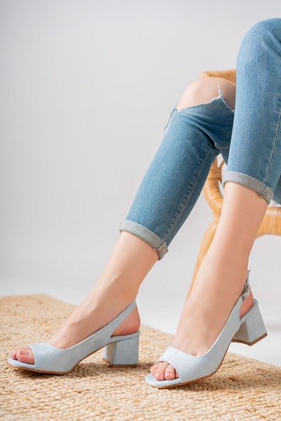 Hayalimdeki Ayakkabı Pantofi de damă cu toc mic Eriola Baby Blue din piele intoarsa