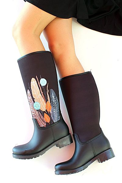 Pembe Potin Women's Black Printed Waterproof Flexible Sole Comfortable Rain Boots