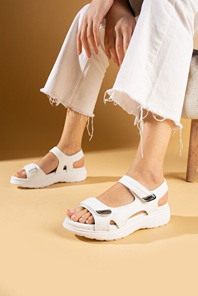 Pembe Potin Women's White Anatomical Comfortable Sole Daily Conford Sandals