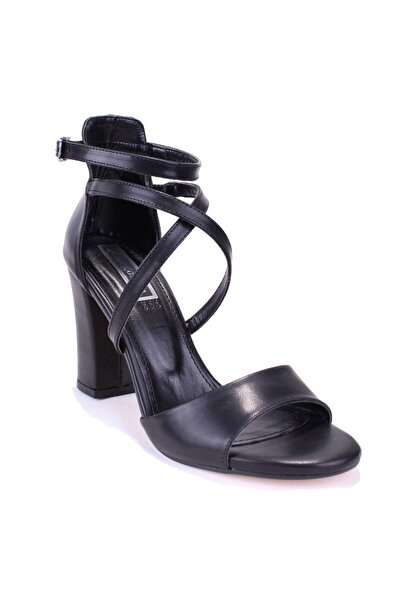 DAGOSTER DZA07- 928400   حذاء نسائي بكعب كلاسيكي أسود