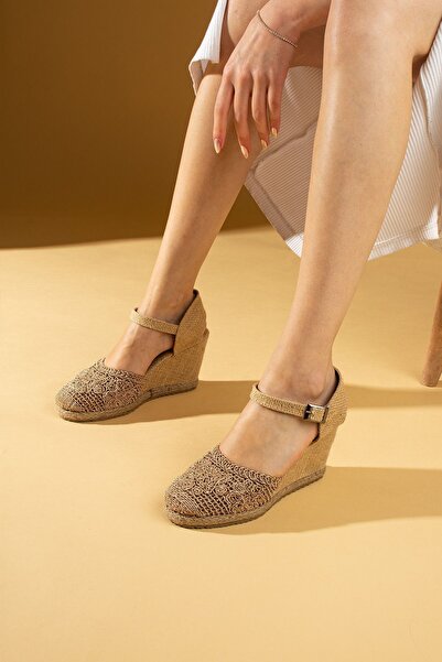 Pembe Potin Women's Mink Straw Embroidery Comfortable Wedge Sole Stylish Daily Sandals