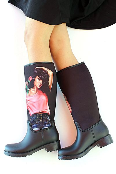 Pembe Potin Women's Black Printed Waterproof Flexible Sole Comfortable Rain Boots