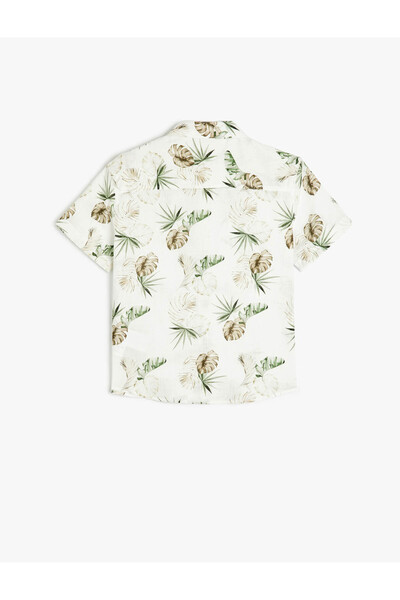 Koton Gemustertes, kurzärmliges Baumwoll-Ecru-Hemd für Jungen mit Knopfdetail 5SKB60045TW