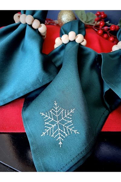 Atölye No 35 Stoffservietten Weihnachten 4er Set Zümrütgrün Schneeflocken-Stickerei 35x35 cm - Stickerei