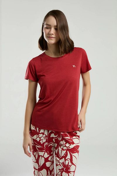 Arnetta Soft Textured Fabric Crew Neck Short Sleeve Women's Capri Pajama Set