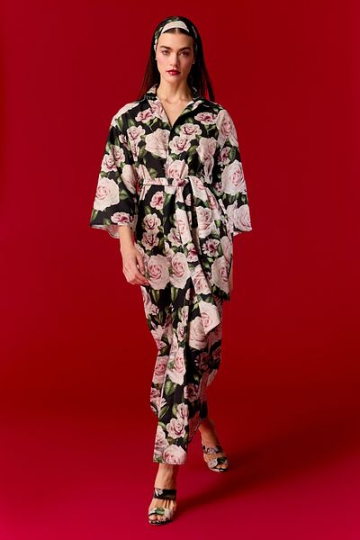 Nur Karaata Juliette Cover up