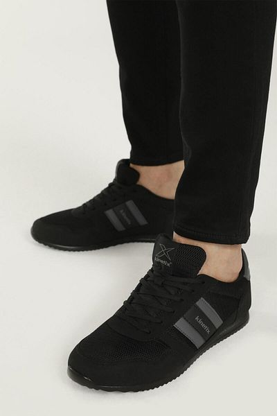 Kinetix Sneakers