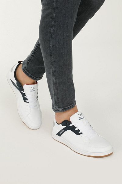 Kinetix adidași