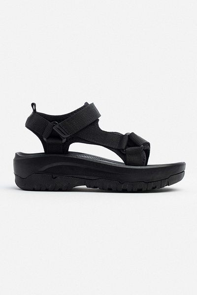 NİŞANTAŞI SHOES صندل نسائي من N-Step بنعل سميك وشريط فيلكرو أسود