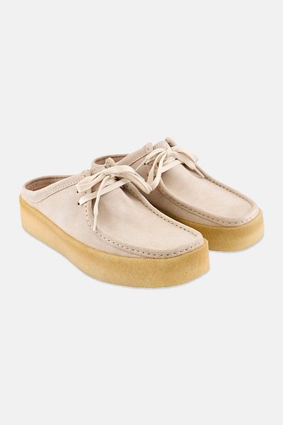 CLARKS حذاء كاجوال سهل الارتداء من Wallabee Cup Lo للرجال، لون أبيض فاتح