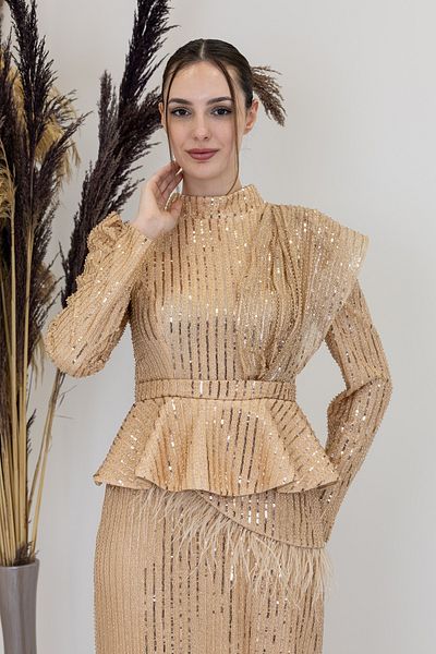 Surikka Βραδινό φόρεμα Pamira με λεπτομέρεια Peplum και φτερά Otriş