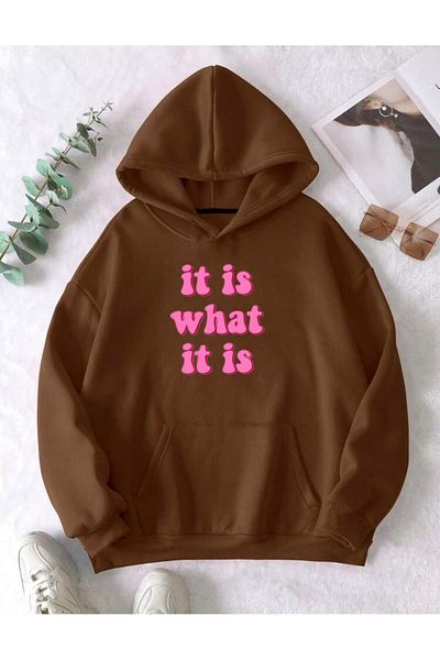 RPT MODA ОБЩА КОМФОРТНА КРОЙКА С КАЧУЛКА И ДЕТАЙЛИ С ПРИНТ „IT IS WHAT“