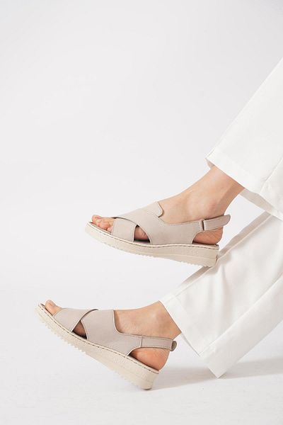 Moda Pie Sandale de damă din piele naturală cu bretele încrucișate argintii