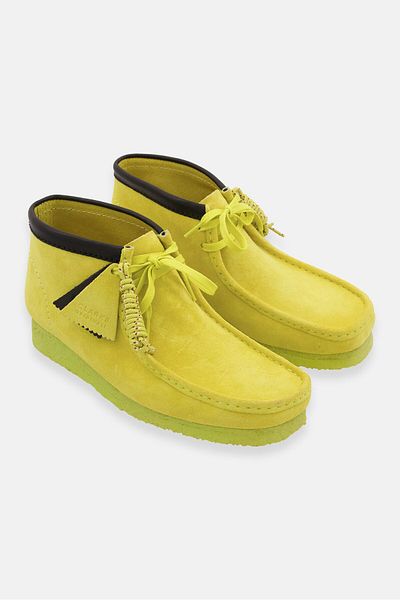 CLARKS Men Wide Wallabee Ankle Boots, Lime Green