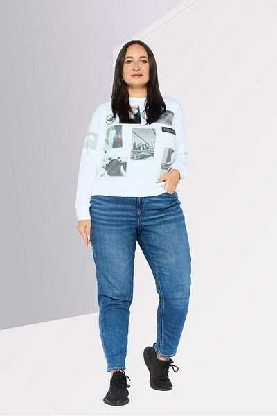 Emporio Armani Women Crew Neck Graphic Long Sleeve Sweatshirt, White Combo