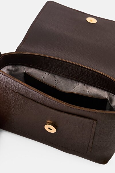 Vince Women Matera Brand Logo Cross Body Bag 14 H x 19 L x 5 W cm, Brown