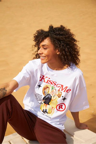Trendiz Unisex Kiss Me Tshirt Λευκό