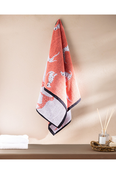 Madame Coco Далматинський рушник для обличчя з візерунком - лососевий - 50x85 см