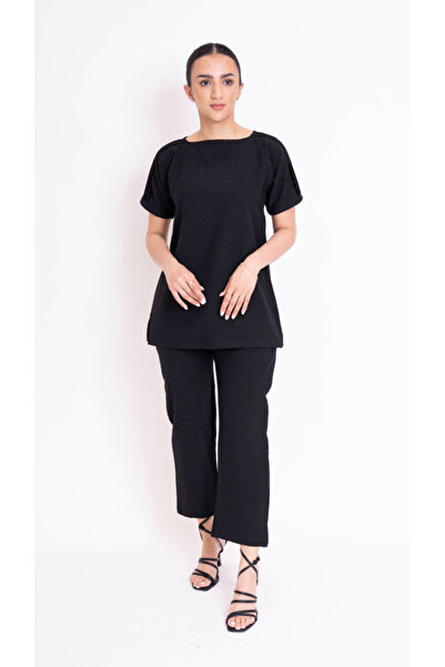 outline Black two piece set under the abaya