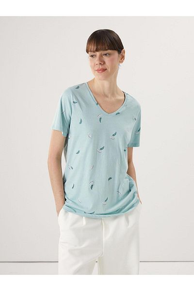 LC Waikiki Lcwaikiki Classic V-Neck Floral Short Sleeve T-Shirt for Women