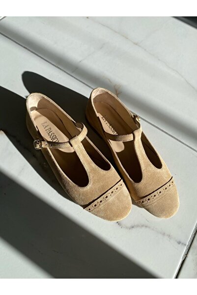 LA PASSION hakiki deri t bant yuvarlak burun bisküvi rengi kadın babet