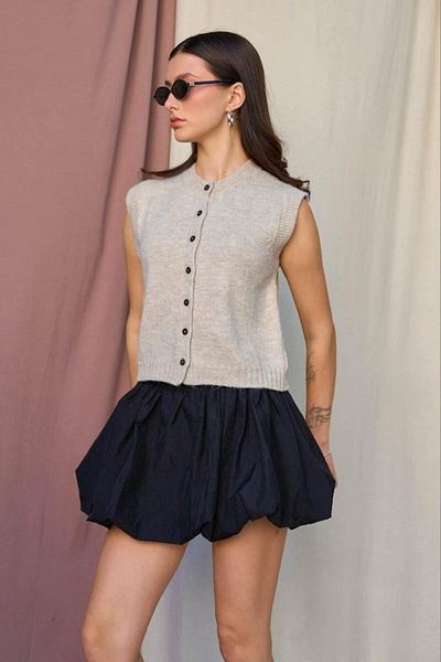 BEYD Plain Buttoned Vest - Light Beige