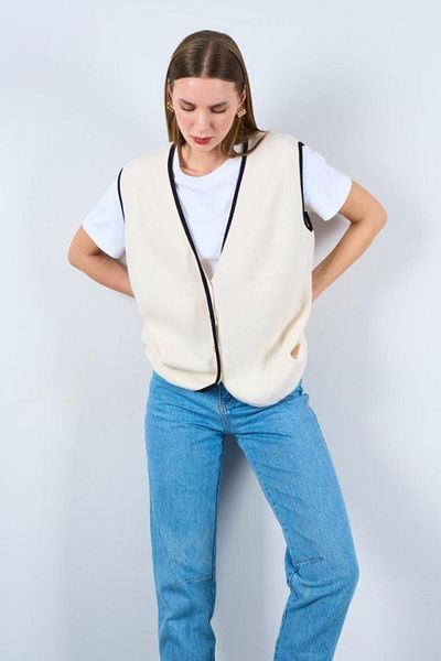 BEYD 4 Buttoned Plain Vest - Cream-Black