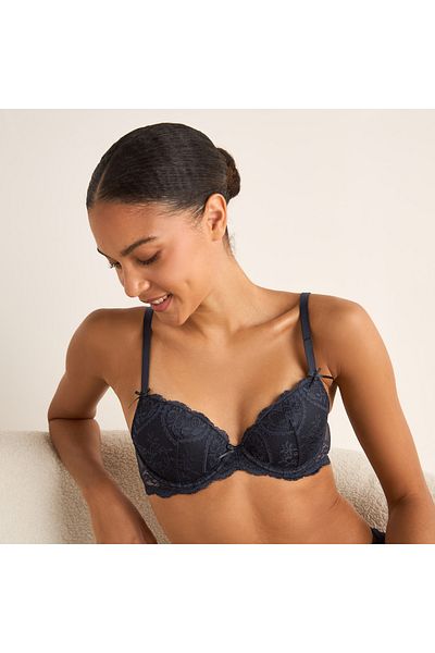 FAV Lace Plunge Bra and Briefs Set