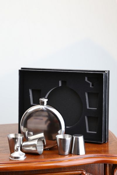 imsaconcept Boxed Metal Flask Set with 4 Shot Glasses 8.oz