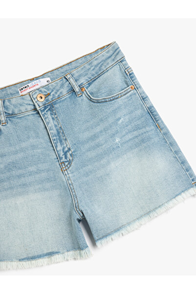 Koton Rahat Kesim Yıpratma Detaylı Denim Şort