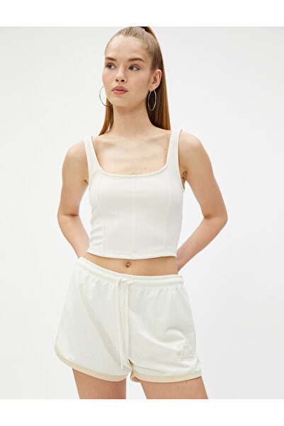 Koton Μίνι σορτς με δαντέλα στη μέση και κεντημένη λεπτομέρεια