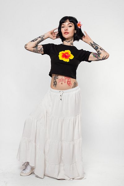Sekizbiraltı Μαύρο Crop Top - Κίτρινο λουλούδι με στάμπα