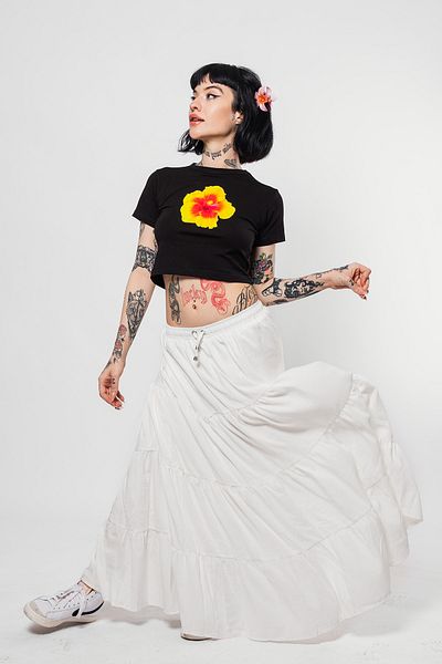 Sekizbiraltı Μαύρο Crop Top - Κίτρινο λουλούδι με στάμπα