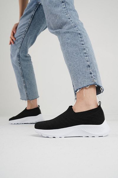 Beyond Women's White Sole Black Knitwear Sneaker Byndsnkk30