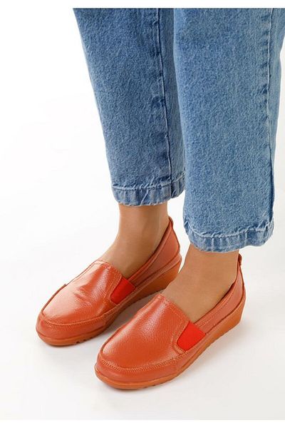 B T Shoes Women's orange leather loafers Sonima