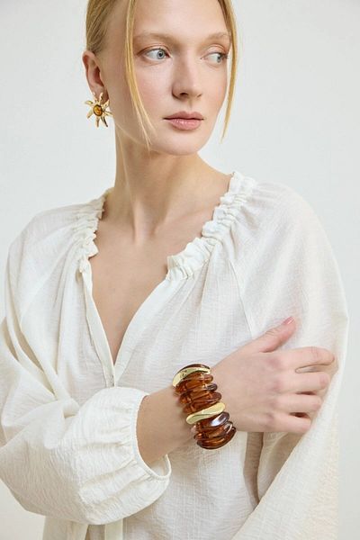 Gusto Comfortable Viscose Blouse with Elastic Collar - Ecru Color