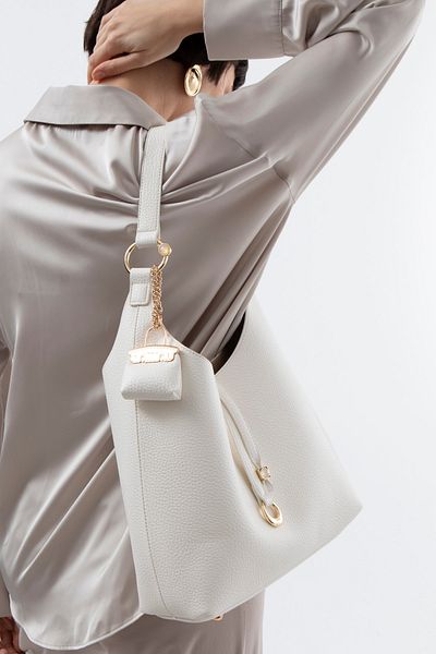 Matthew Cox White Women's Shoulder Bag Byn2350