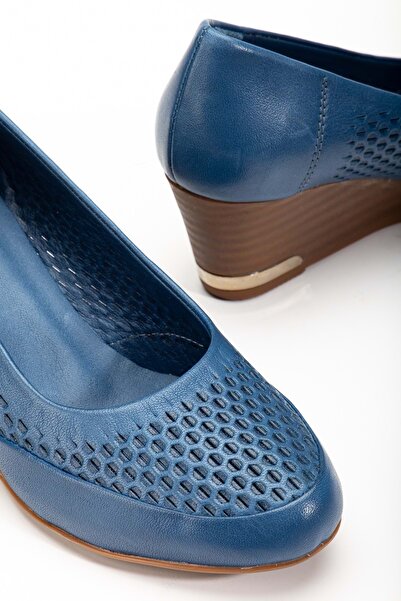 ANALİN SHOES Kadın Hakiki Deri Petek Baskılı Dolgu Topuklu Ayakkabı Kot Mavi