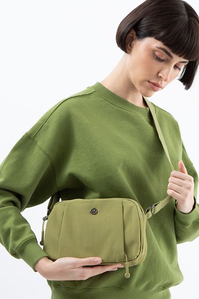 Matthew Cox Green Women's Crossbody Bag Byn2388