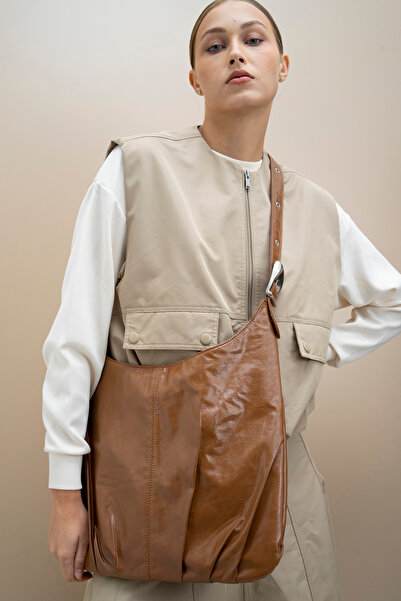 Matthew Cox Women's Shoulder Bag Tan Byn2246