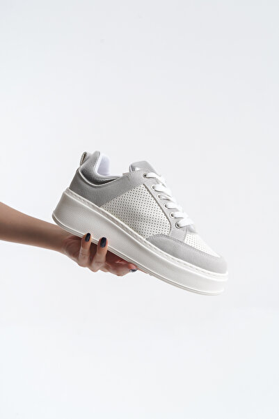 MORIA SHOES Glenda beyaz arka ve dil rugan bağcıklı sneaker kadın ayakkabı