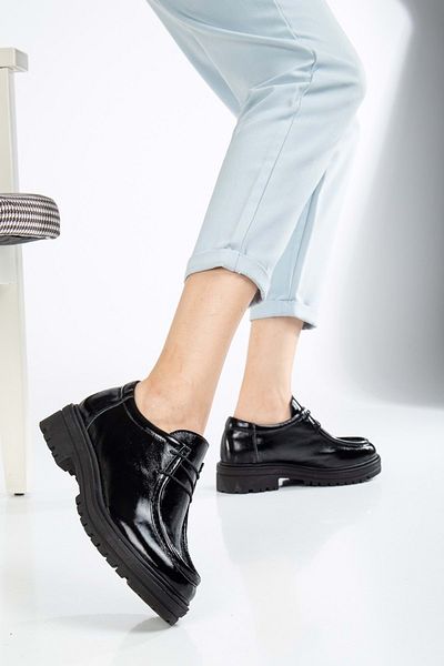 ANALİN SHOES Черни оксфордски обувки от естествена кожа с лачена кожа - дебела подметка и връзки