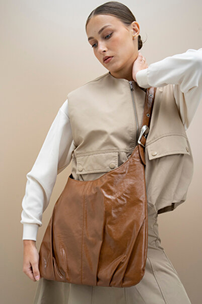 Matthew Cox Women's Shoulder Bag Tan Byn2246