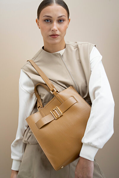 Matthew Cox حقيبة يد نسائية الجمل BYN2254