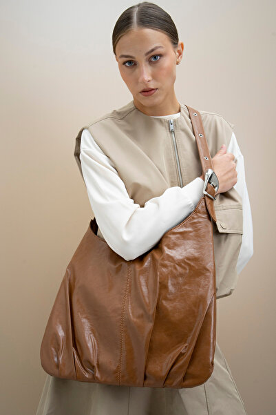 Matthew Cox Women's Shoulder Bag Tan Byn2246