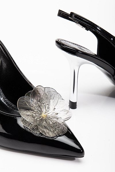 Dilimler Ayakkabı Women's Evening Dress Stiletto Black Patent Leather Metal Flower Accessory Galvanized Heel Coated