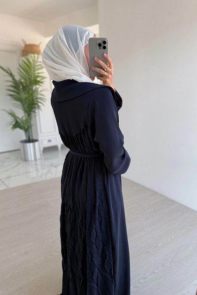 Ka Hijab Μπλε ναυτικό πλάτη λεπτομέρεια Flowy Abaya