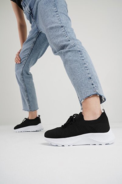 Beyond Жіночі білі кросівки з чорною шнурівкою Byndsnkk40